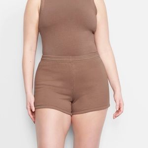 SKIMS Outdoor Fleece Short in Tiger’s Eye